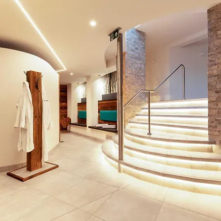 فندق Garni Schellenberg 4*