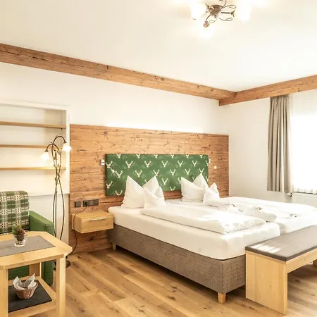 Hotel Garni Schellenberg 4*